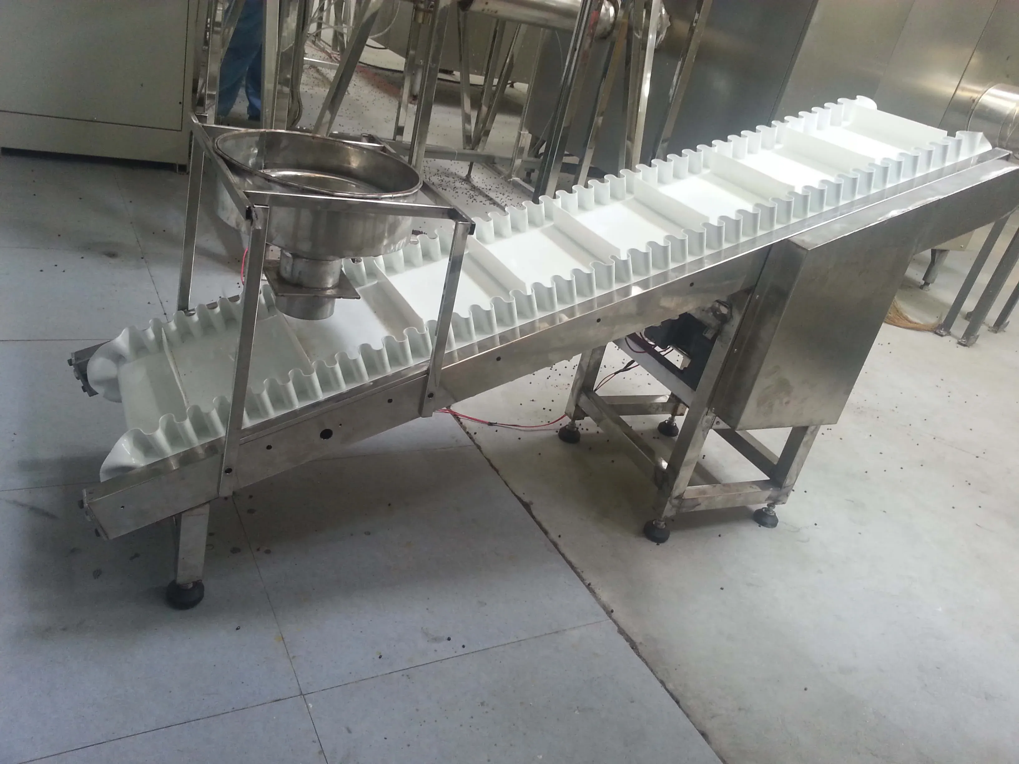 Food-grade incline belt conveyor manufactured by XFS Equipment